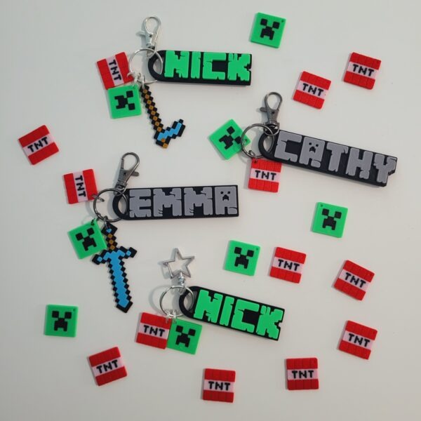 Minecraft Themed 3D Printed Name Tag Keychain – Personalized Gift